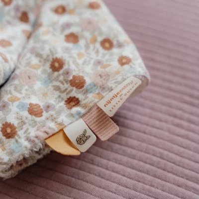 Little Dutch Doudou Plat Lapin Miffy Vintage Flowers 7 Little Dutch Doudou Plat Lapin Miffy Vintage Flowers – Image 5