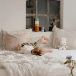 Peluche Miffy 35 Cm LITTLE DUTCH Vintage Sunny Stripes 7 Peluche Miffy 35 Cm LITTLE DUTCH Vintage Sunny Stripes -Little Dutch peluche miffy 35 cm little dutch vintage sunny stripes 1 2